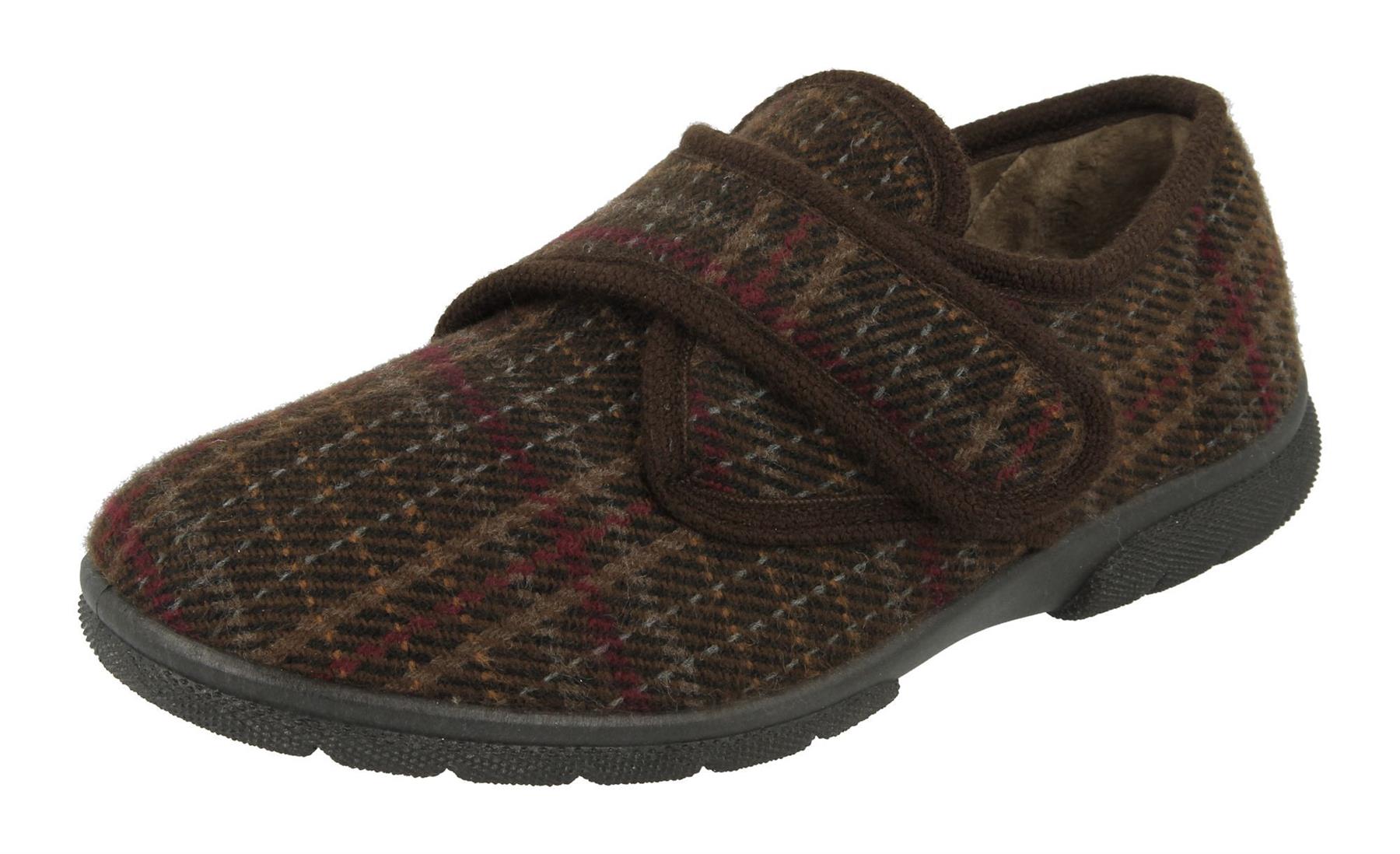 Men'S Slippers / House Shoes (Tartan)2V Wide Fit By Db Shoes in Brown