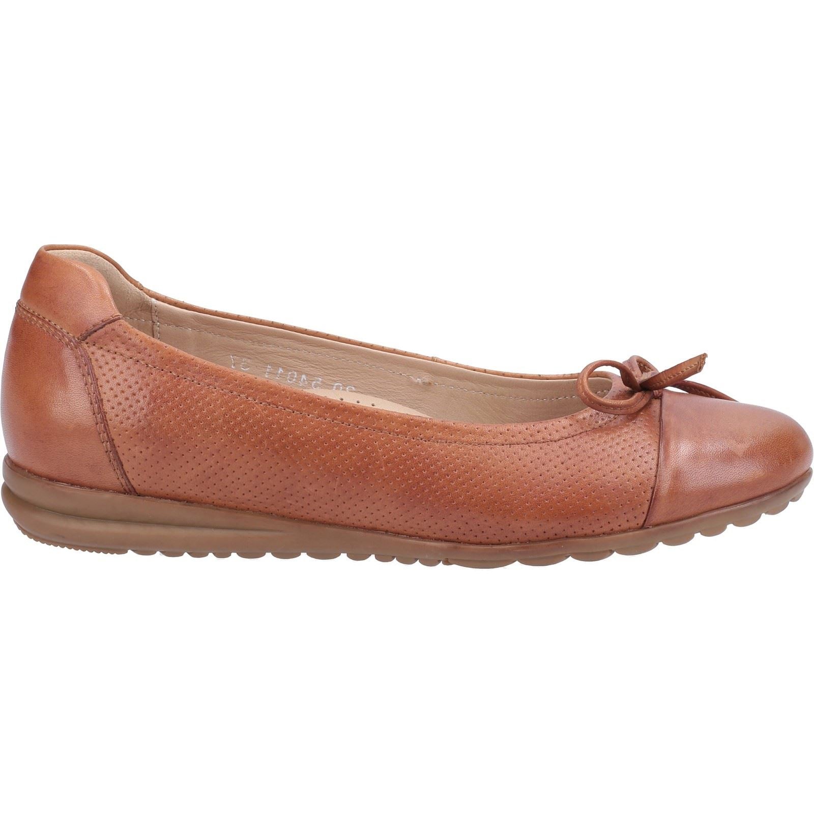 Hush Puppies Jolene Slip Ons Ladies Shoes in Tan