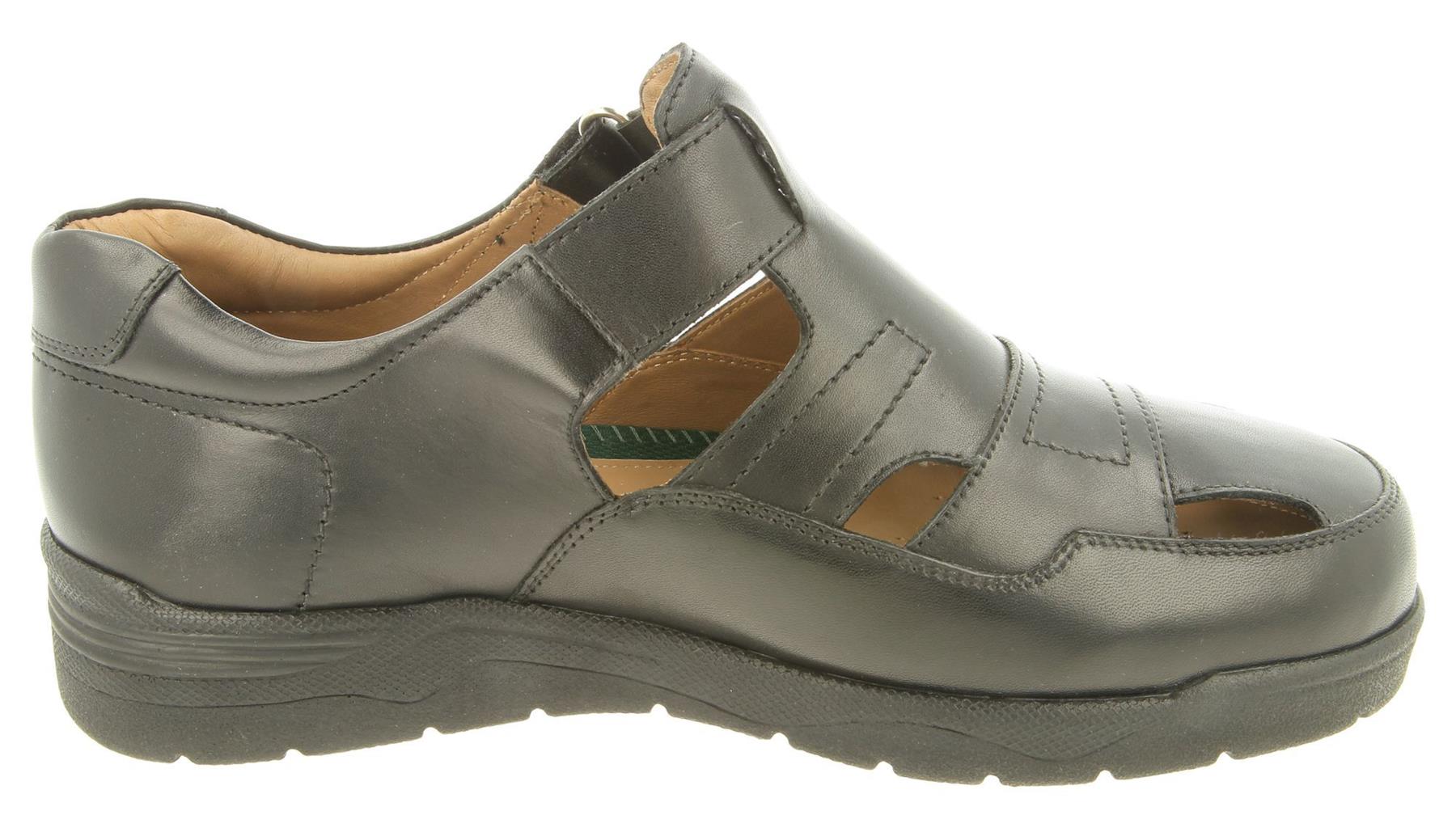 DB Shoes (89223A) Men's BARNEY Classic Touch Fastening Strap Sandal 2V Fit in Black 9 to 16