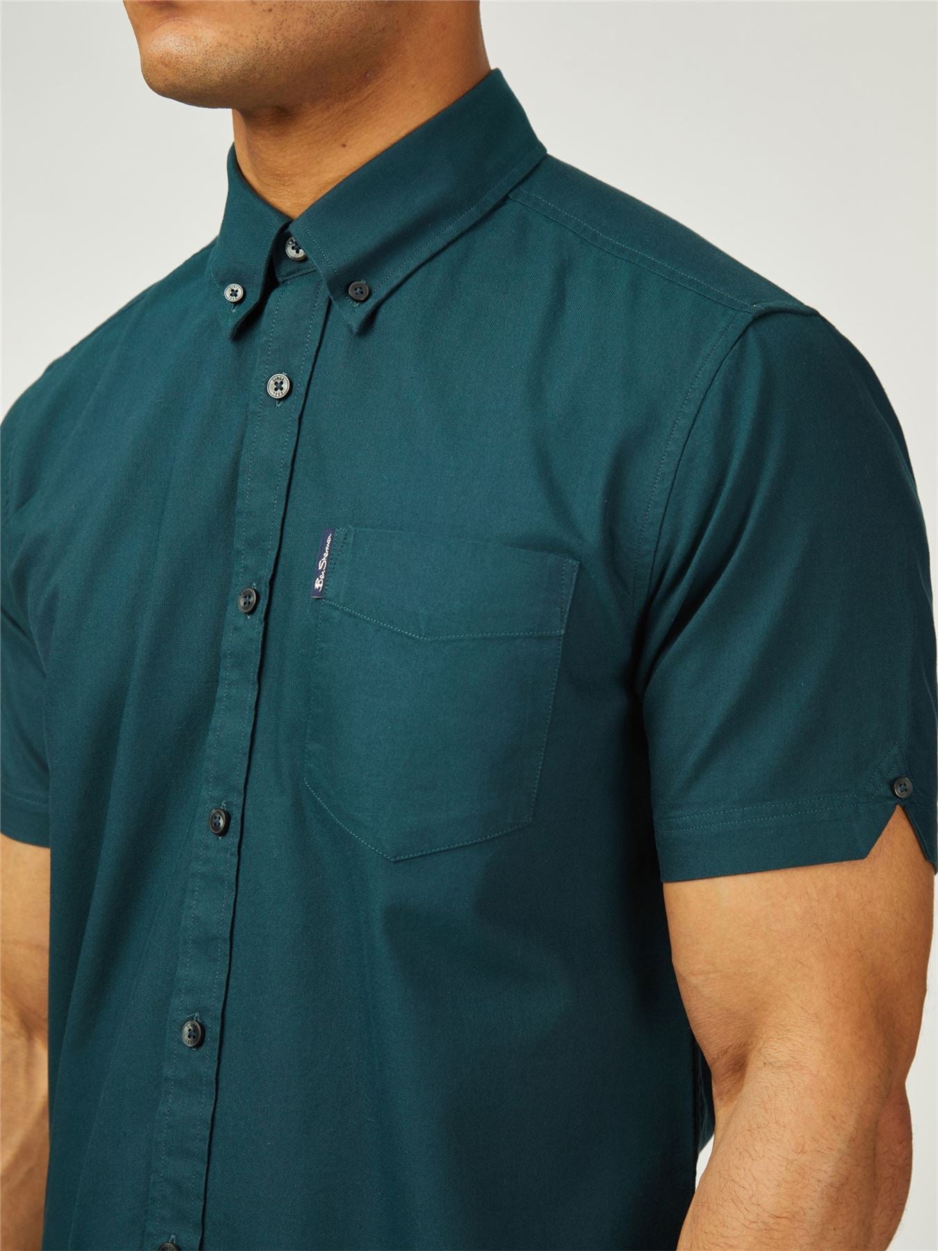 Ben Sherman Big Size Signature Oxford Short Sleeve Shirt For Men in 2 - Sleeve Detail - QHA UK