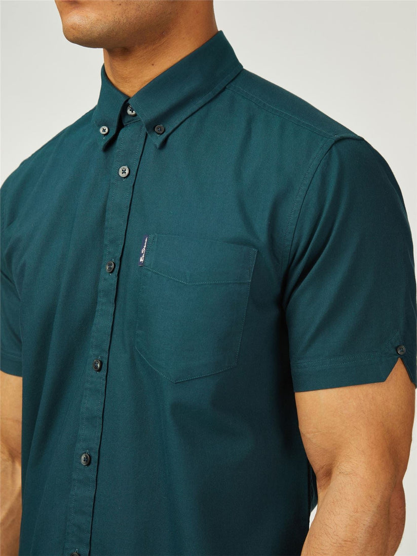 Ben Sherman Big Size Signature Oxford Short Sleeve Shirt For Men in 2 - Sleeve Detail - QHA UK