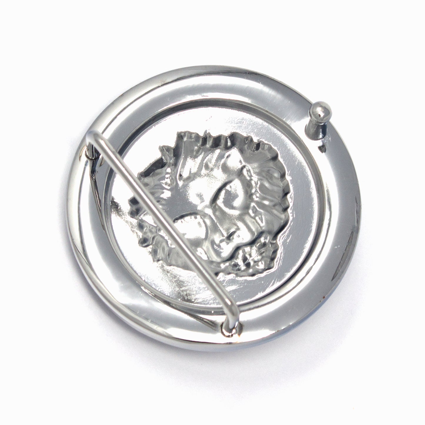 QHA Silver Lion Head Round Belt Buckle, Full Crystal Background - Buckle Detail - QHA UK