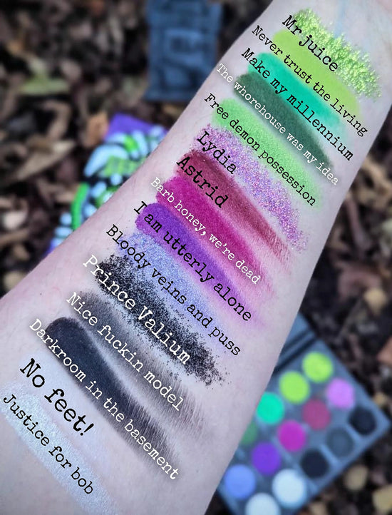 Radioactive Unicorn Eyeshadow Palette Beetlejuice - QHA UK