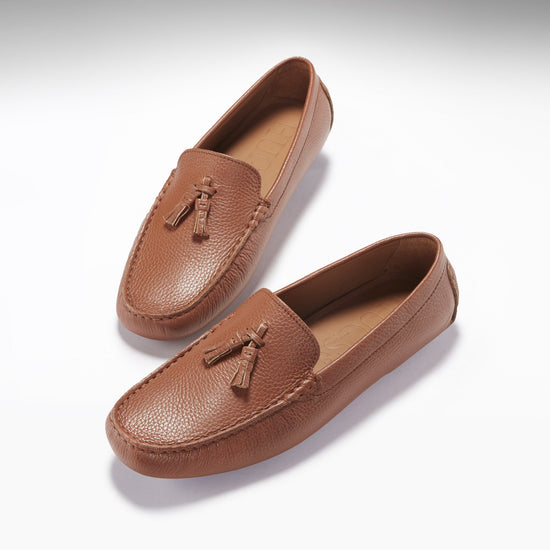 Hugs & Co Mens Tasselled Driving Loafers Tan Grain Leather UK 7-14 - Texture Detail - QHA UK