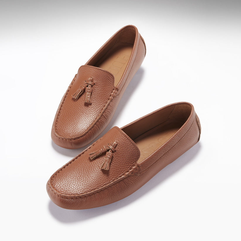 Hugs & Co Mens Tasselled Driving Loafers Tan Grain Leather UK 7-14 - Texture Detail - QHA UK