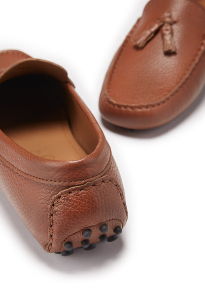 Hugs & Co Mens Tasselled Driving Loafers Tan Grain Leather UK 7-14 - Texture Detail - QHA UK