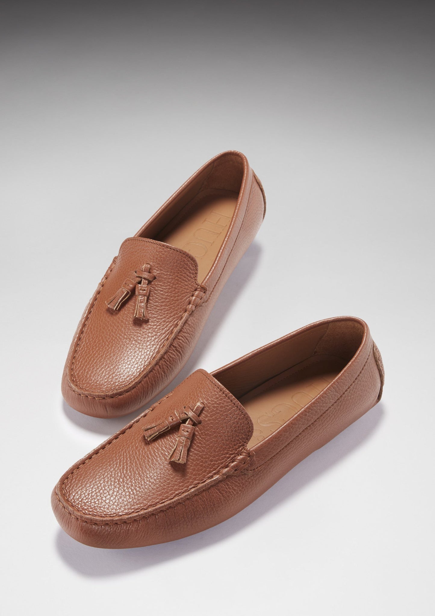 Hugs & Co Mens Tasselled Driving Loafers Tan Grain Leather UK 7-14 - Texture Detail - QHA UK