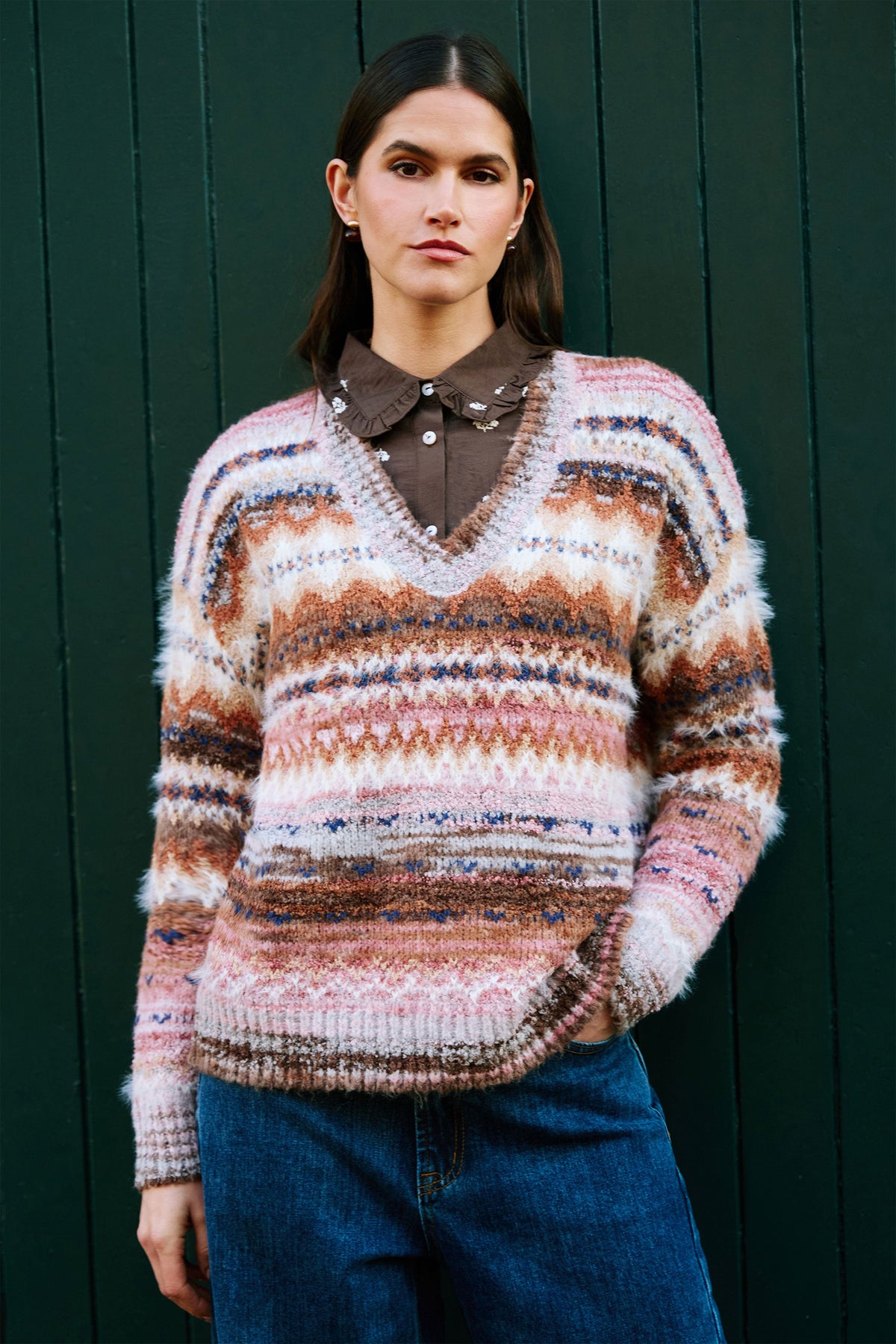 Yumi Fairisle-Inspired V-Neck Boucle Jumper in Multicolour – Front View