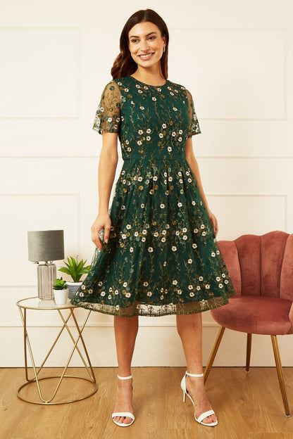 Yumi Women's Green Floral Embroidered Sheer Sleeve Skater Dress