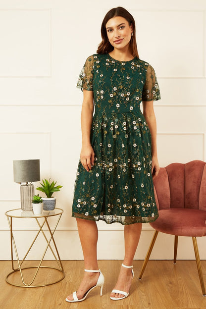 Yumi Women's Green Floral Embroidered Sheer Sleeve Skater Dress