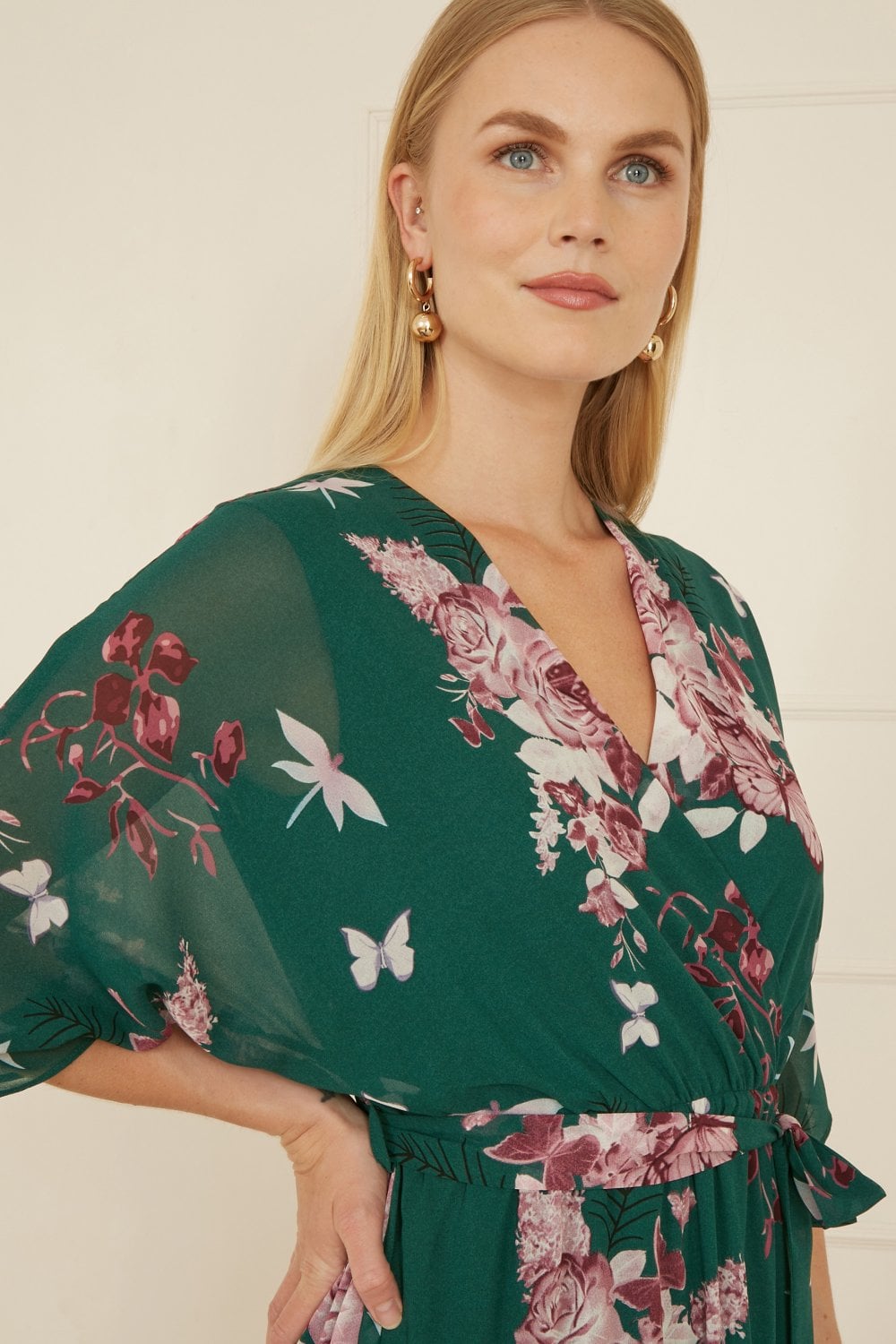 Yumi Green Floral Kimono Dipped Hem Dress - QHA UK
